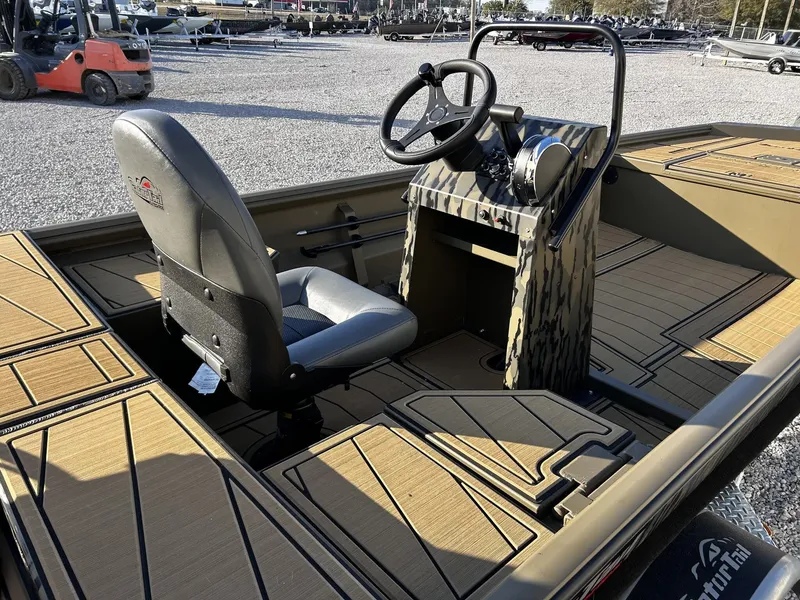 Slide: The Image of Gator Tail Extreme Series 1860 boat interior, model year 2026. - 3