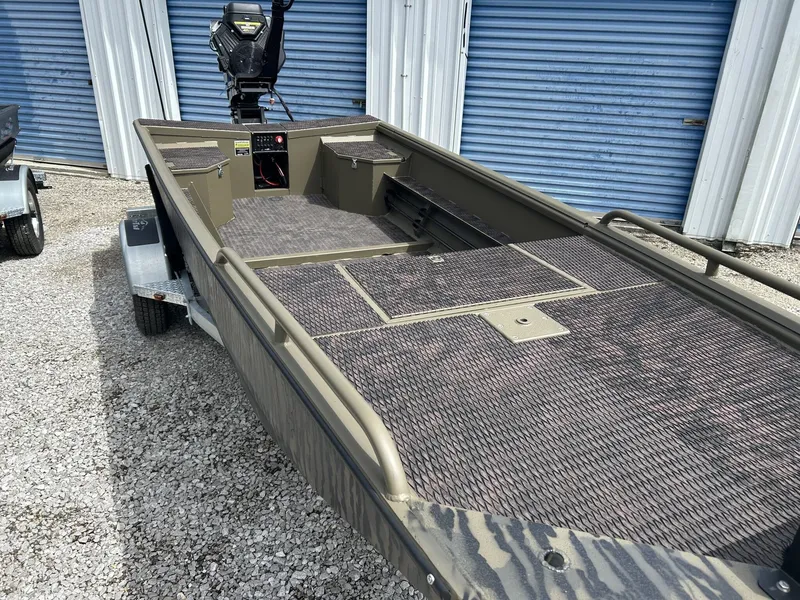 Slide: The Image of 2026 Gator Tail Savage Series 1750 boat with GTR 40 engine. - 3