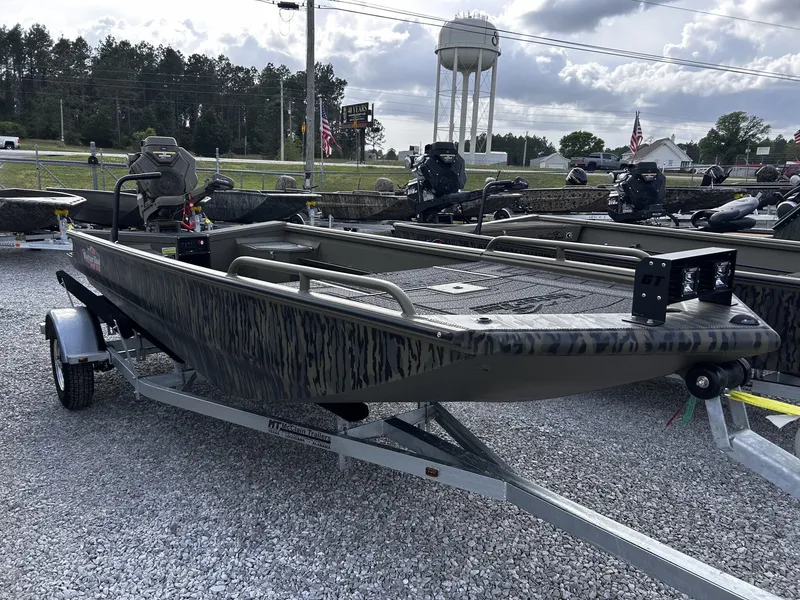 The Image of Gator Tail Savage Series 1750 boat on trailer, 2026 model. - 1