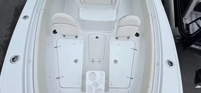 Slide: The Image of Interior view of Sea Hunt 265 Ultra boat, model year 2025. - 11