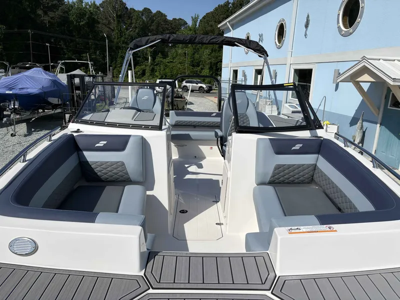 Slide: The Image of Starcraft SVX 210 OB 2026 - 4