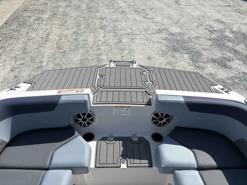 Slide: The Image of Starcraft SVX 210 OB 2026 - 6