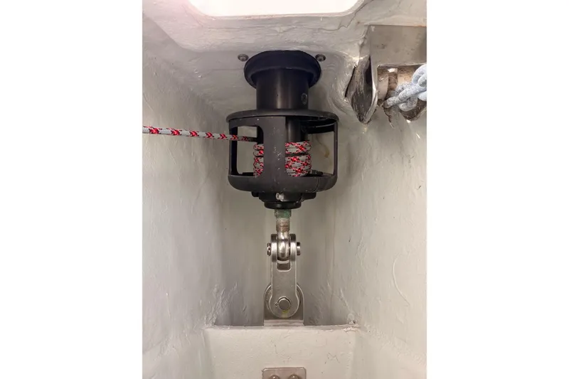 Slide: The Image of Winch mechanism on a 2017 Solaris 50 yacht, featuring a coiled rope. - 24