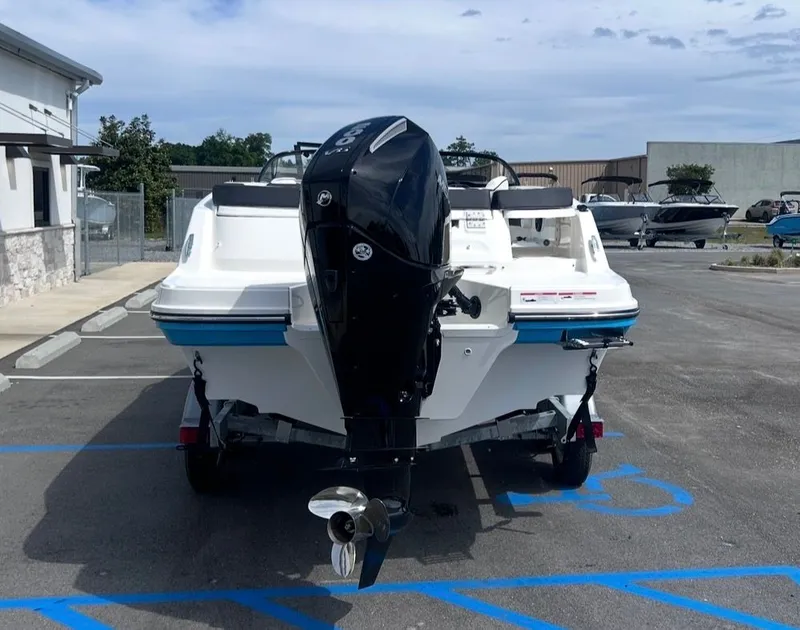 Slide: The Image of Bayliner VR6OB 2026 - 5