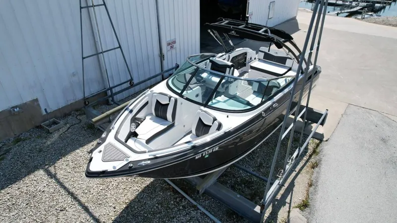 Slide: The Image of Monterey 258SS Super Sport 2021 - 22