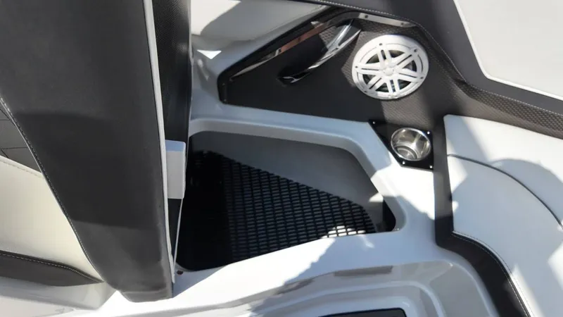 Slide: The Image of Monterey 258SS Super Sport 2021 - 25