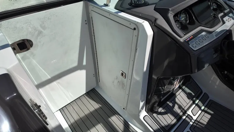 Slide: The Image of Monterey 258SS Super Sport 2021 - 32