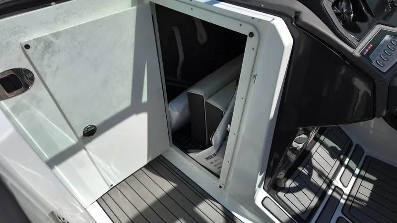 Slide: The Image of Monterey 258SS Super Sport 2021 - 33