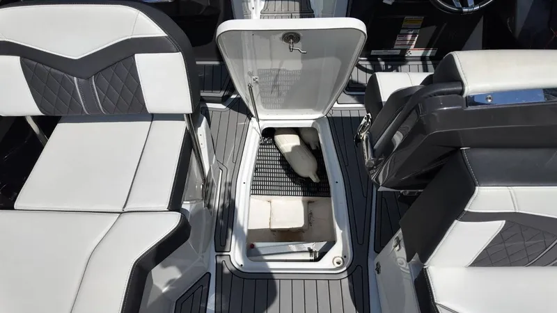 Slide: The Image of Monterey 258SS Super Sport 2021 - 45