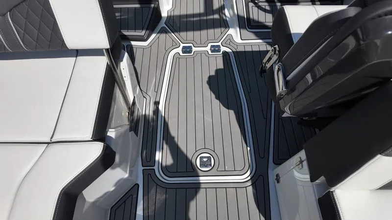 Slide: The Image of Monterey 258SS Super Sport 2021 - 46