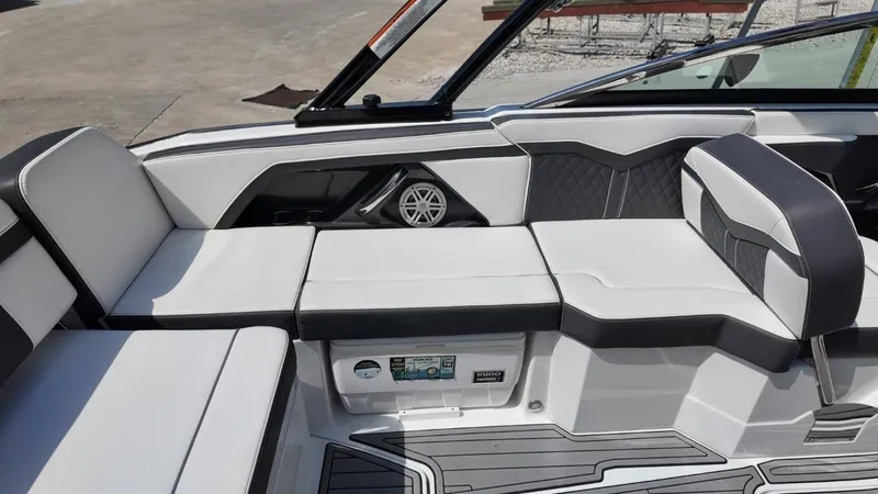 Slide: The Image of Monterey 258SS Super Sport 2021 - 54