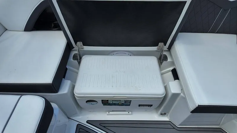 Slide: The Image of Monterey 258SS Super Sport 2021 - 55