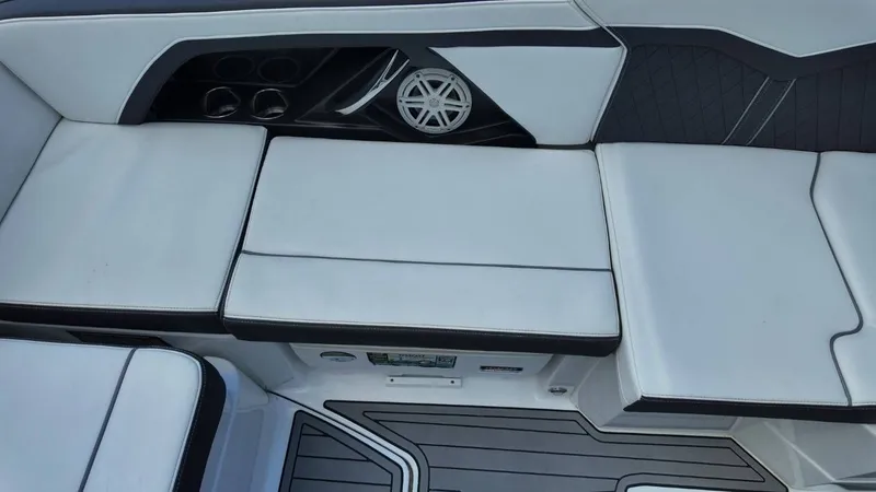 Slide: The Image of Monterey 258SS Super Sport 2021 - 57