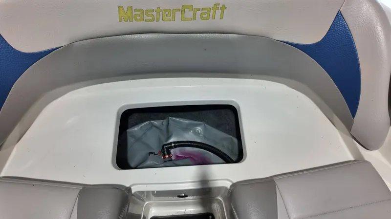 Slide: The Image of MasterCraft X2 2007 - 26