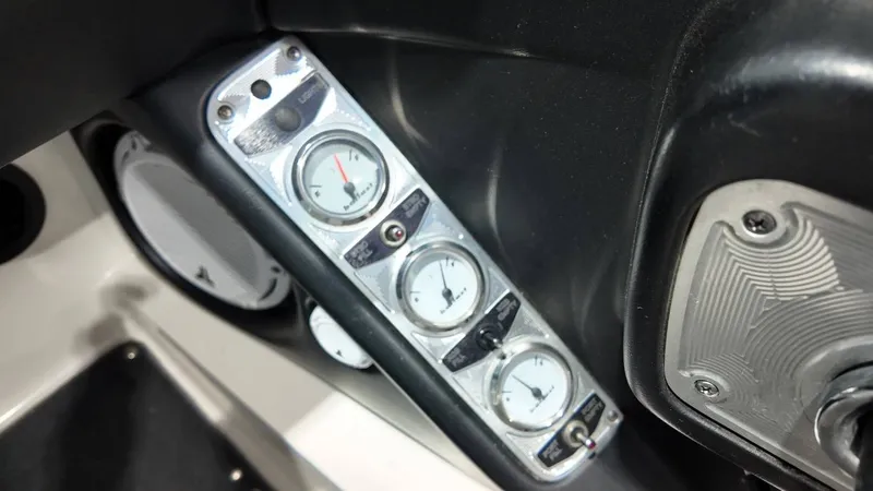 Slide: The Image of MasterCraft X2 2007 - 40