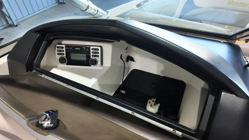 Slide: The Image of MasterCraft X2 2007 - 45