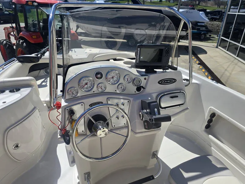 Slide: The Image of Tahoe 215CC 2010 - 11