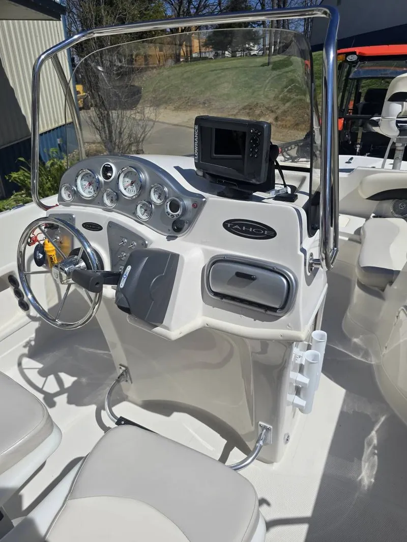 Slide: The Image of Tahoe 215CC 2010 - 12