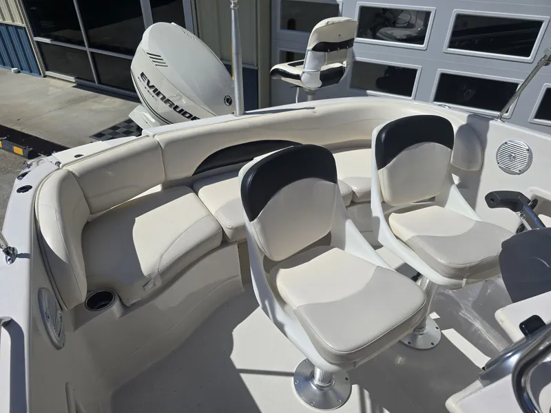 Slide: The Image of Tahoe 215CC 2010 - 15