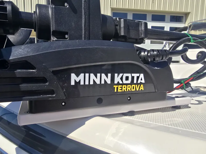 Slide: The Image of Tahoe 215CC 2010 - 27