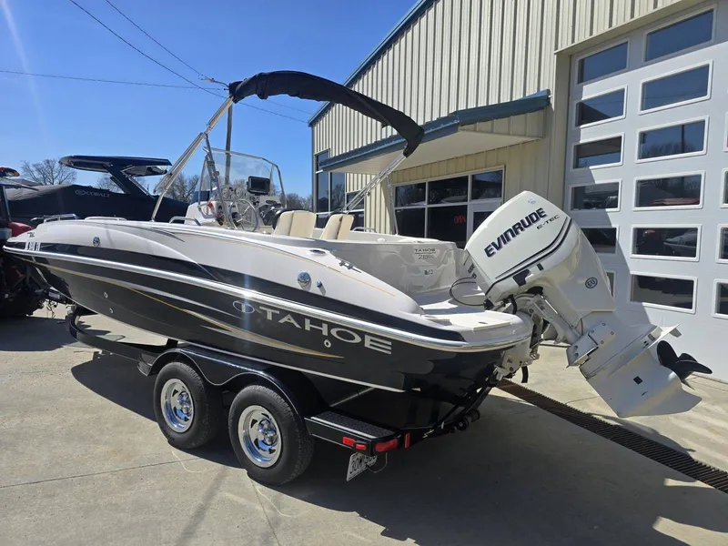 Slide: The Image of Tahoe 215CC 2010 - 3
