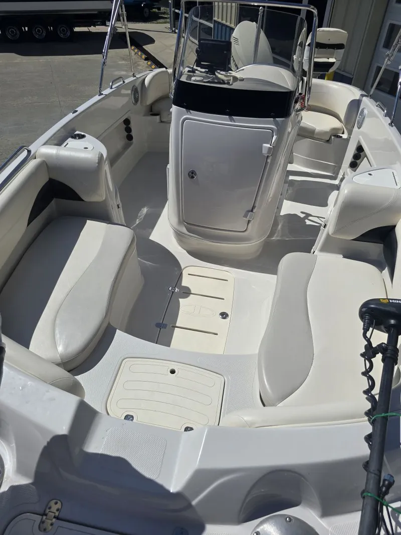 Slide: The Image of Tahoe 215CC 2010 - 7