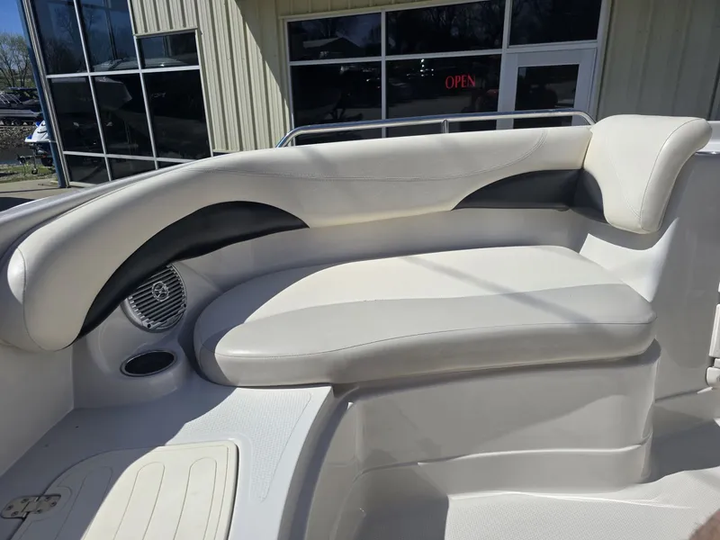 Slide: The Image of Tahoe 215CC 2010 - 8