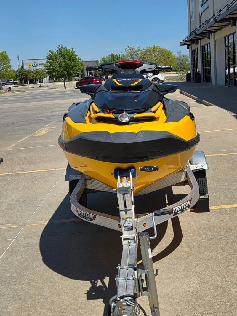 Slide: The Image of Sea-Doo RXT-X 300 IBR 2023 - 3