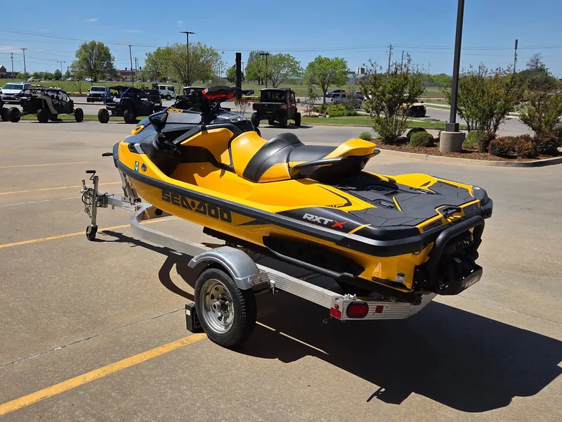 Slide: The Image of Sea-Doo RXT-X 300 IBR 2023 - 6