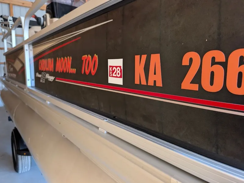 Slide: The Image of Sun Tracker Bass Buggy 2019 - 19