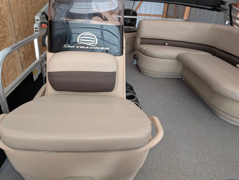 Slide: The Image of Sun Tracker Bass Buggy 2019 - 2