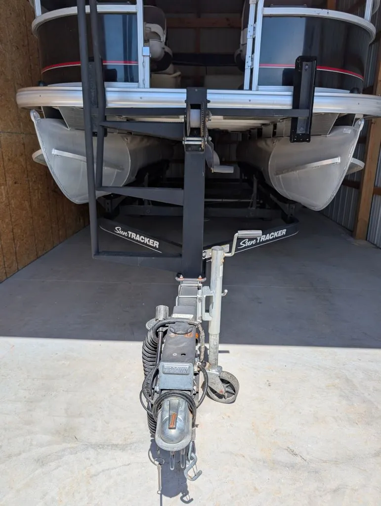 Slide: The Image of Sun Tracker Bass Buggy 2019 - 21