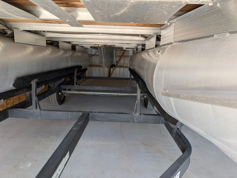 Slide: The Image of Sun Tracker Bass Buggy 2019 - 23