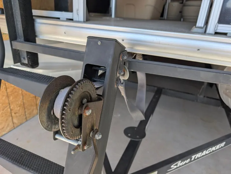 Slide: The Image of Sun Tracker Bass Buggy 2019 - 25