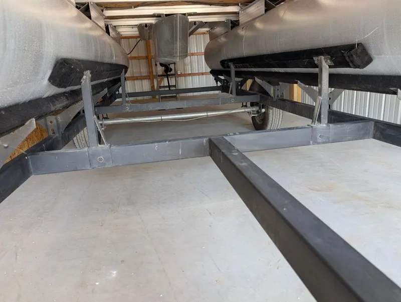 Slide: The Image of Sun Tracker Bass Buggy 2019 - 29