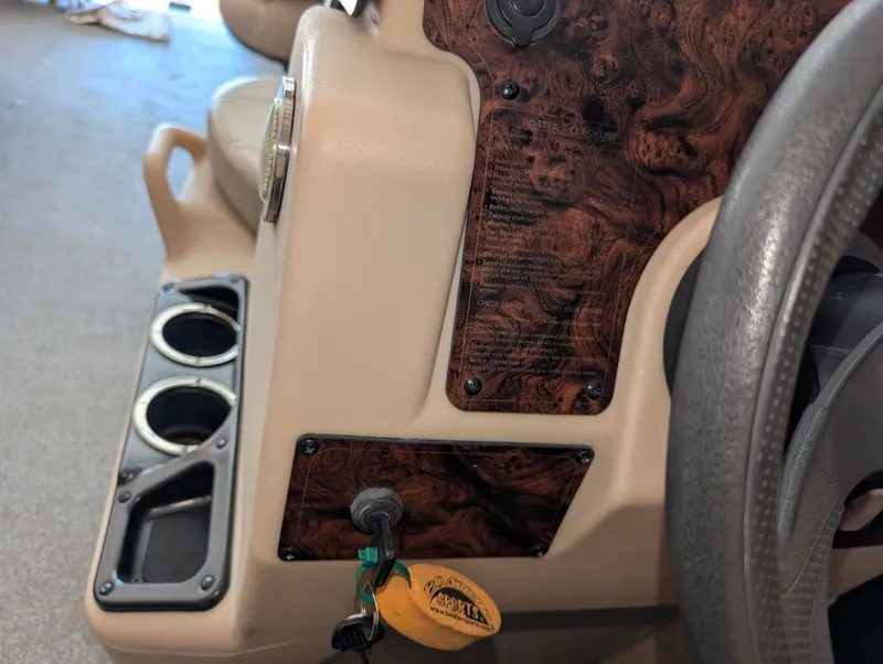 Slide: The Image of Sun Tracker Bass Buggy 2019 - 4