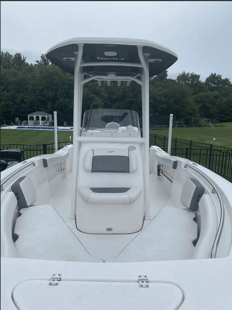 Slide: The Image of Tidewater 210 CC Adventure 2021 - 1