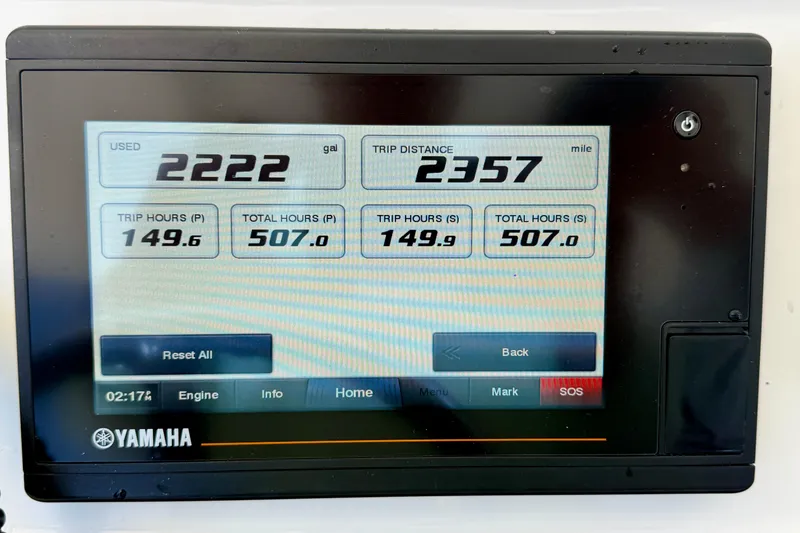 Slide: The Image of Yamaha boat display showing fuel usage, trip distance, and engine hours for Regulator 31, 2019 model. - 13