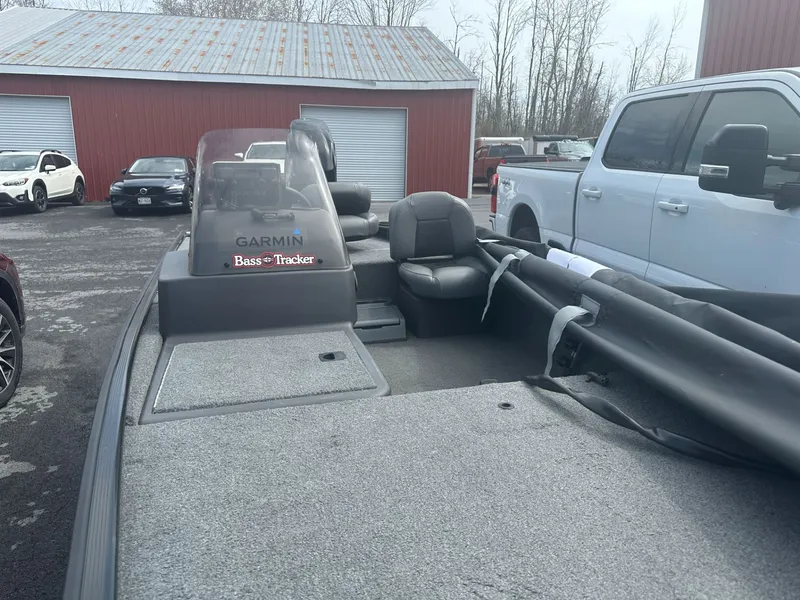 Slide: The Image of Tracker Bass Tracker Classic XL 2024 - 10