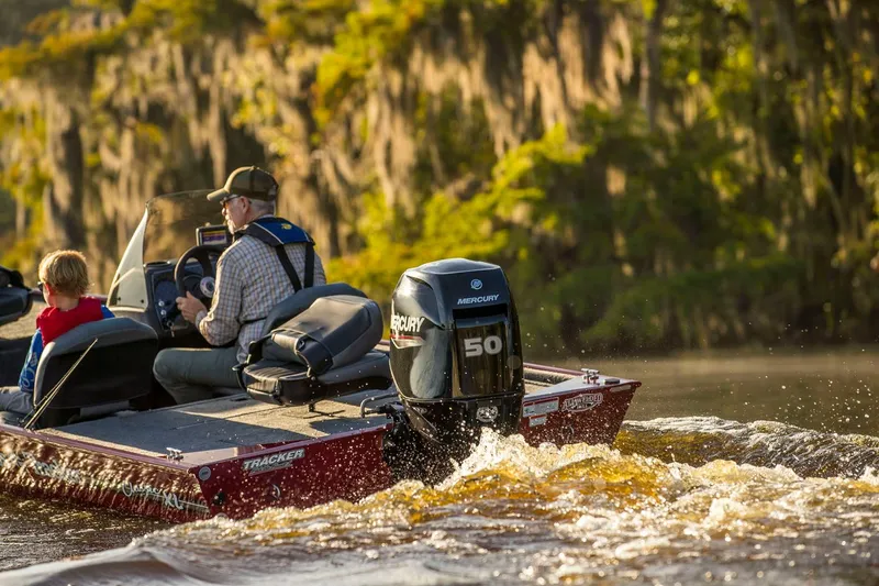 Slide: The Image of Tracker Bass Tracker Classic XL 2024 - 25