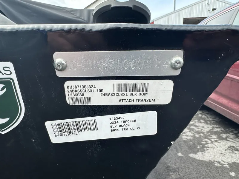 Slide: The Image of Tracker Bass Tracker Classic XL 2024 - 4