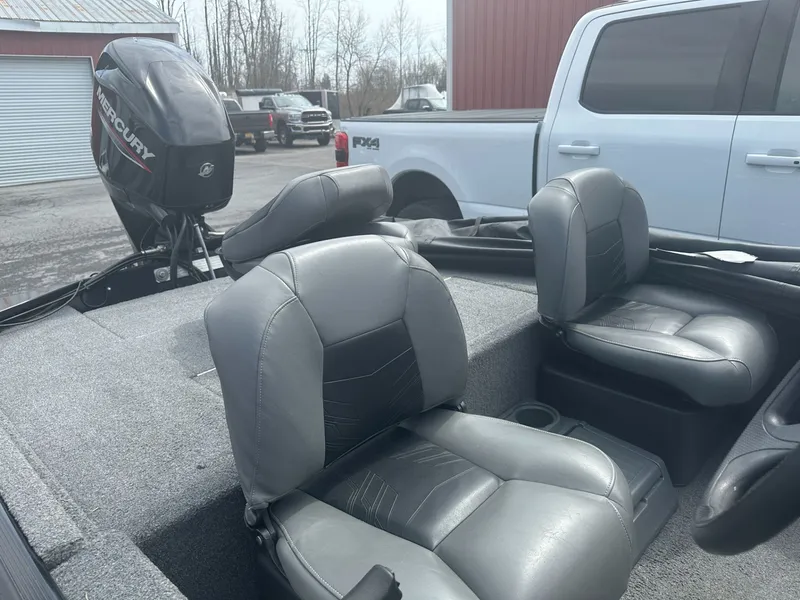 Slide: The Image of Tracker Bass Tracker Classic XL 2024 - 8