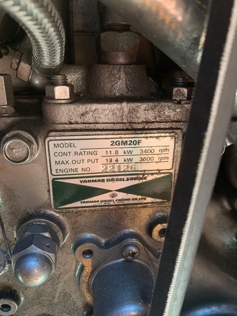 Slide: The Image of Yanmar Diesel Engine 2GM20F, 11.8 kW, 1994 Hunter 29.5. - 39