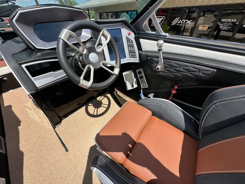 Slide: The Image of MasterCraft X24 2019 - 24