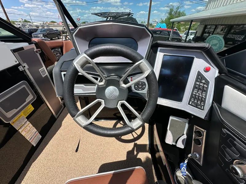 Slide: The Image of MasterCraft X24 2019 - 25
