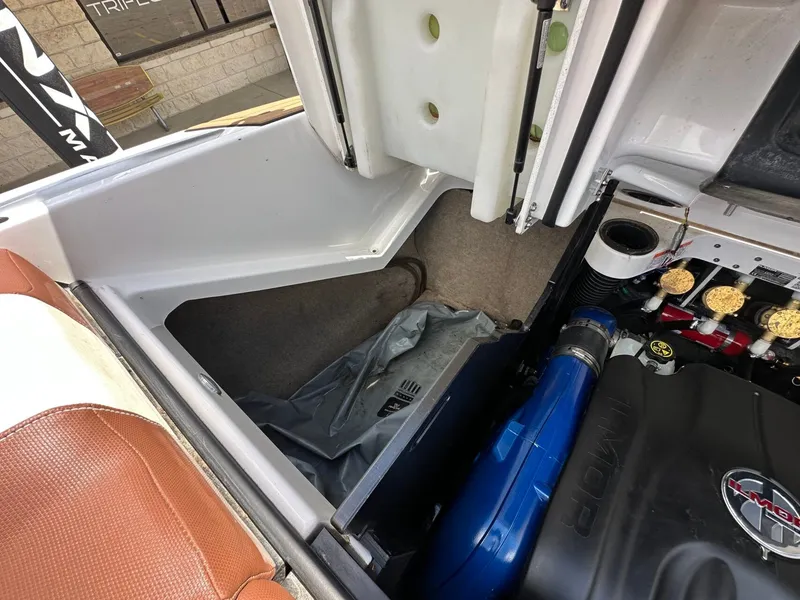 Slide: The Image of MasterCraft X24 2019 - 35