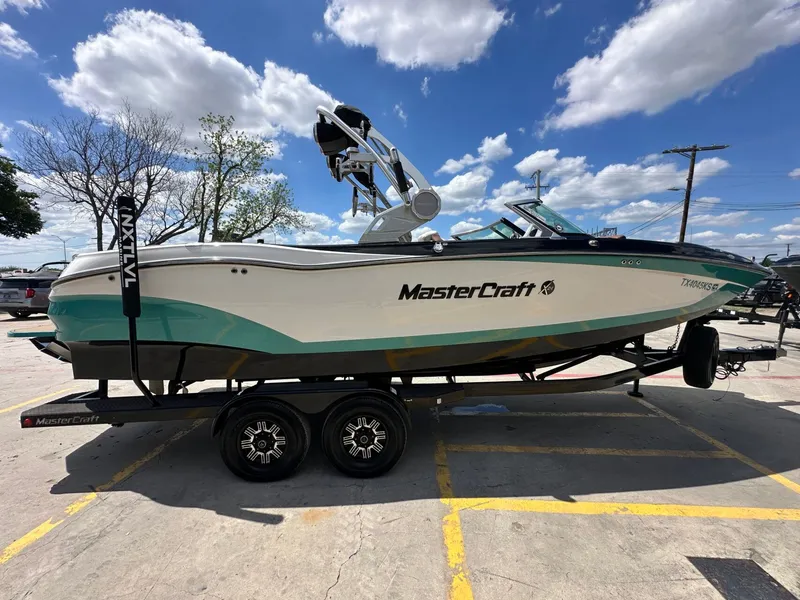 Slide: The Image of MasterCraft X24 2019 - 5