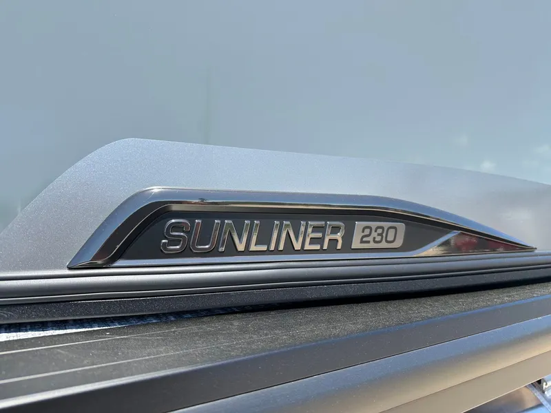 Slide: The Image of Harris Sunliner 230 2026 - 11