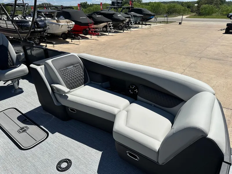 Slide: The Image of Harris Sunliner 230 2026 - 15