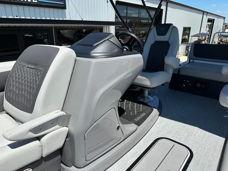 Slide: The Image of Harris Sunliner 230 2026 - 17